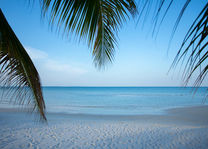 Cambodja - Koh Rong - Pagoda Beach - blauwe zee - foto: Tamu Koh Rong