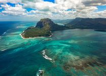 Le Morne - helikopter vlucht - uitzicht - Mauritius - foto: unsplash