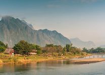 Nam Song River in de ochtend, Vang Vieng, Laos - Laos Vang Vieng - Laos - foto: archief