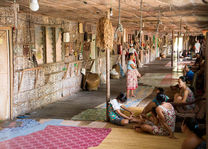 Longhouse van de Ibans in Batang Ai - Maleisië - foto: flickr