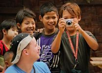 Myanmar - Mandalay - op de foto met de jeugd