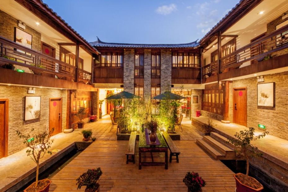 Liman Wenzhi Hotel - binnentuin - Lijiang - China - foto: Liman Wenzhi Hotel