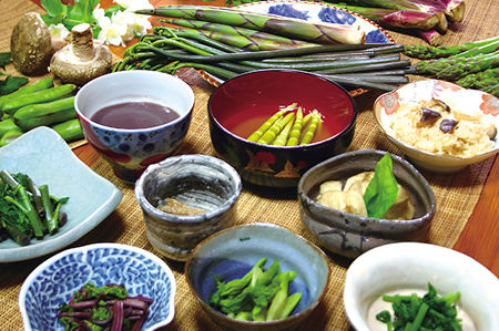 Ryokan Hagurokan - diner - Tsuruoka -Japan - foto: JNTO