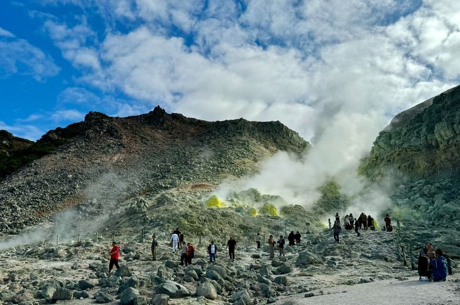 Vulkanische activiteit bij Mnt Io - Japan