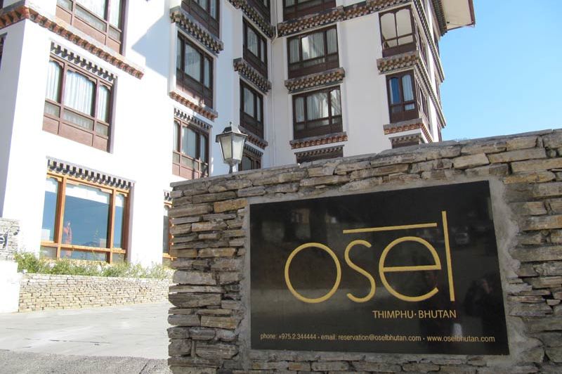 gevel van het Osel Hotel - Osel Hotel - Bhutan - foto: Mieke Arendsen