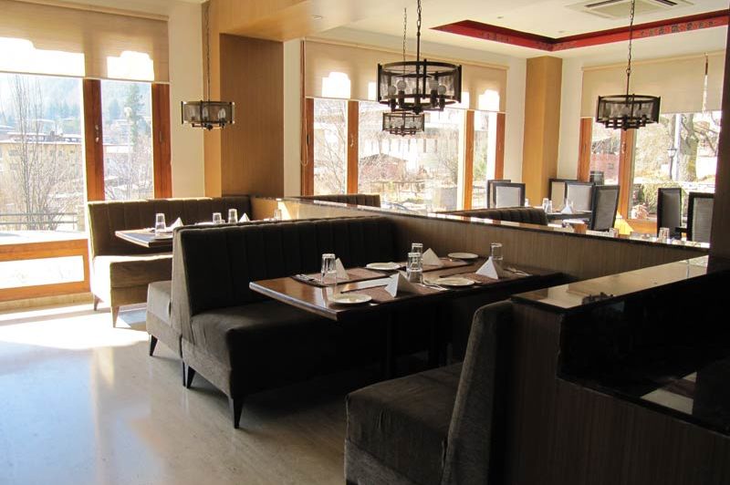 restaurant van het Osel Hotel - Osel Hotel - Bhutan - foto: Mieke Arendsen