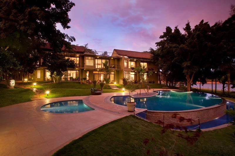 Uitzicht op zwembad en Waterwood lodge - Waterwood lodge - India - foto: Waterwood lodge