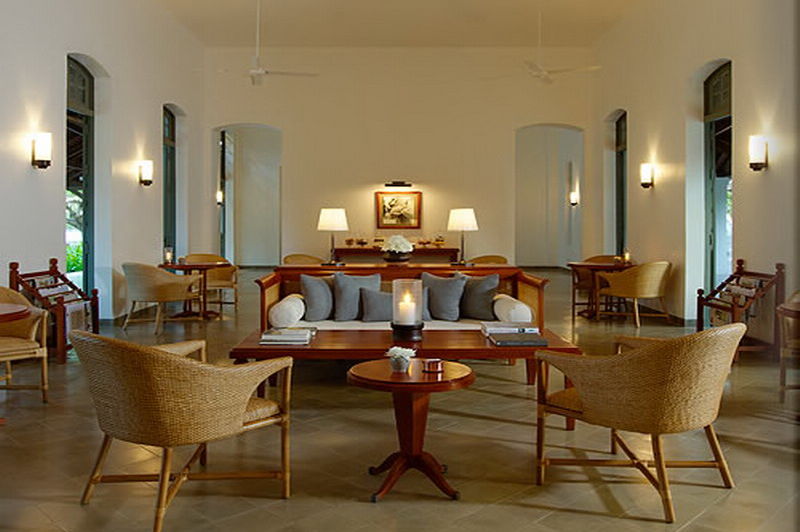 Amantaka Hotel lounge bar - Laos - foto: Tim Berentsen