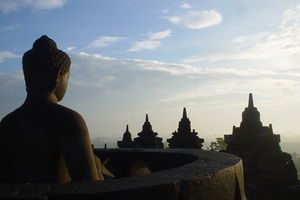 Borobudur nabij Yogyakarta (Java) - Indonesië - foto: Daniel de Gruiter