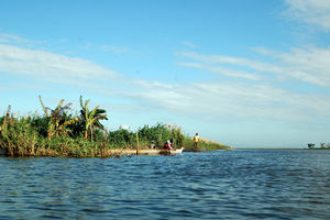 Vissers op Lake Tempe in Sengkang (Sulawesi) - Indonesië - foto: lokale agent