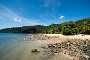 Strand en zee bij Tioman Island - Maleisië - foto: unsplash