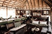 Camp Kalahari - mess tent - Makgadigadi - Botswana - foto: Camp Kalahari